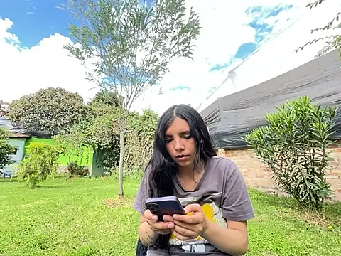 moon2 1  online show from November 2025 07:30:01 PM