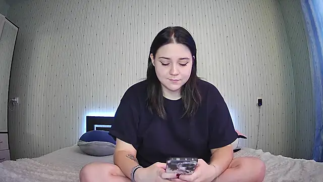 Snapshot of CoupleTwee chatting on November 2025 10:36:02 AM CoupleTwee online show from November 2025 10:36:02 AM