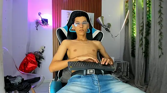 AQUARIUS x online show from October 2025 11:32:02 AM