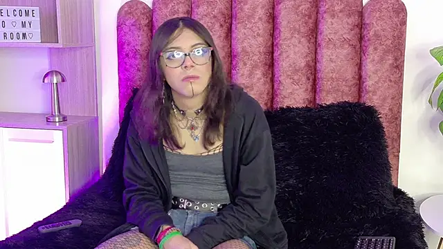 Lullaby Charade online show from November 2025 12:05:02 PM