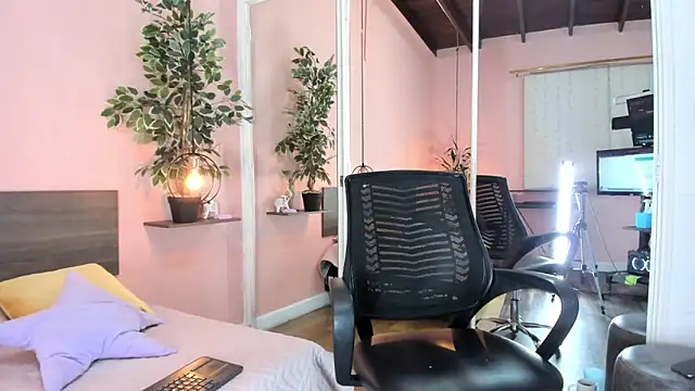 Alanna miaw online show from December 2025 09:16:01 AM