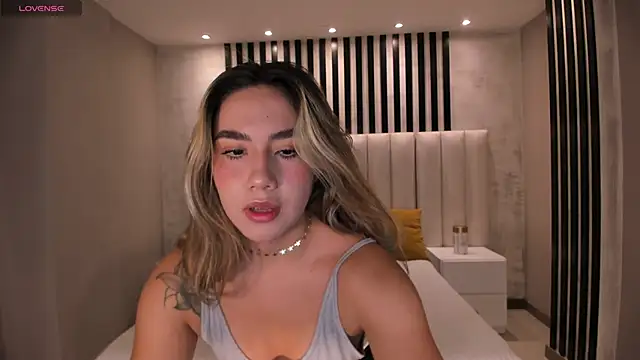 AnnieMonroe1 online show from October 2025 11:44:02 AM