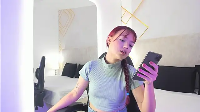 Martinaa Garcia online show from December 2025 07:42:02 PM