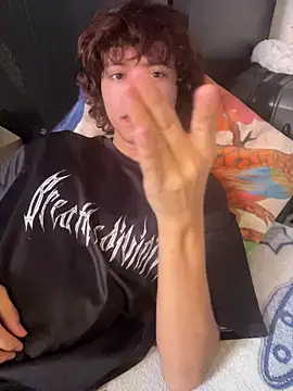 JoelnClouds online show from April 2026 06:57:02 PM