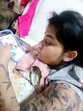 Cubanitaxxx online show from December 2025 05:55:02 PM