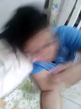 Cubanitaxxx online show from December 2025 07:55:01 PM