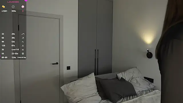 BrynnHolverson online show from November 2025 07:04:02 PM