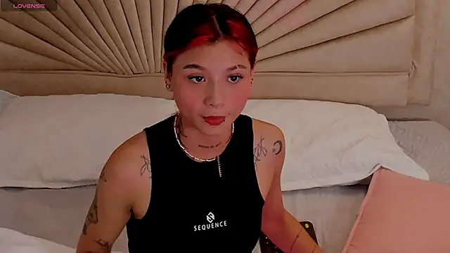 Emma duff online show from December 2025 12:44:02 PM