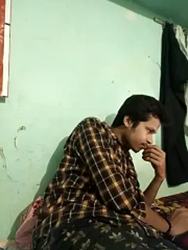 Snapshot of maxmishra18 chatting on October 2025 03:47:02 AM maxmishra18 online show from October 2025 03:47:02 AM