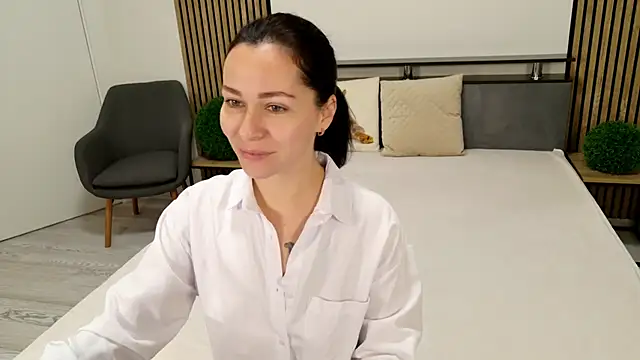 Snapshot of DitaNoir chatting on November 2025 09:00:02 AM DitaNoir online show from November 2025 09:00:02 AM