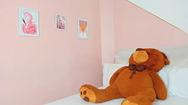 Snapshot of mia_canoo chatting on November 2025 12:23:02 PM mia canoo online show from November 2025 12:23:02 PM