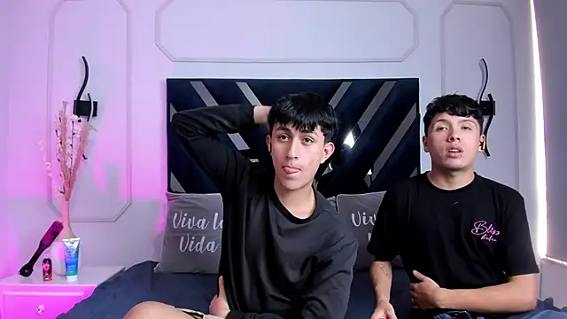 hoot booys  online show from March 2026 06:04:02 PM