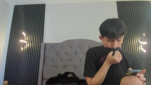 hoot booys  online show from March 2026 08:56:02 PM