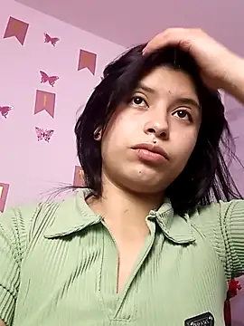 petite coral online show from December 2025 01:24:02 AM