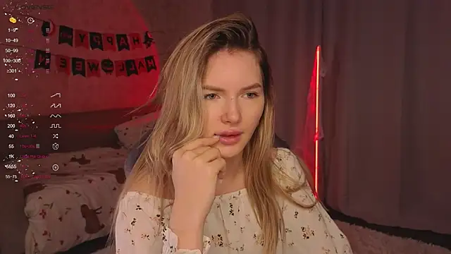 EvelynSin online show from November 2025 10:39:02 AM