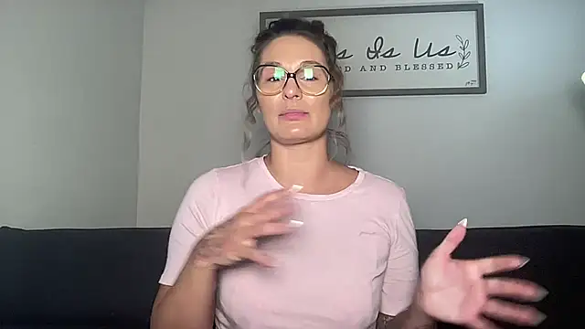 Mandyrheaa online show from November 2025 06:09:02 PM