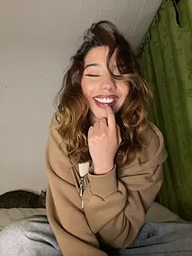 MiaaCute- online show from May 2026 11:00:01 PM
