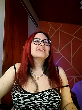 Snapshot of Violetafetish-dirty chatting on March 2025 03:59:02 AM Violetafetish-dirty online show from March 2025 03:59:02 AM
