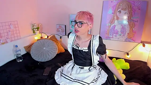 Strawberry Kitty  online show from November 2025 03:31:01 AM