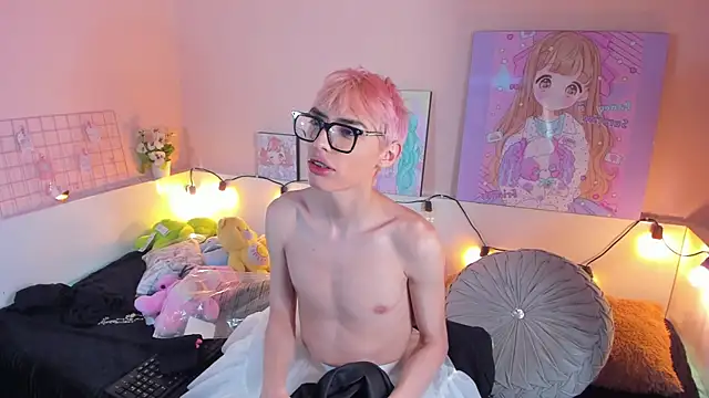 Strawberry Kitty  online show from November 2025 03:50:02 AM