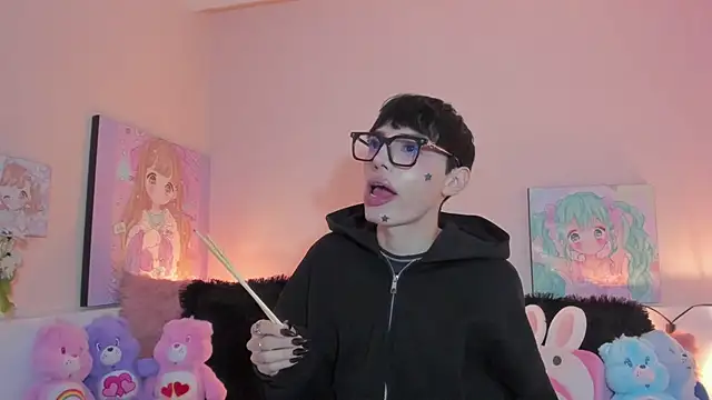 Strawberry Kitty  online show from February 2026 04:22:01 AM