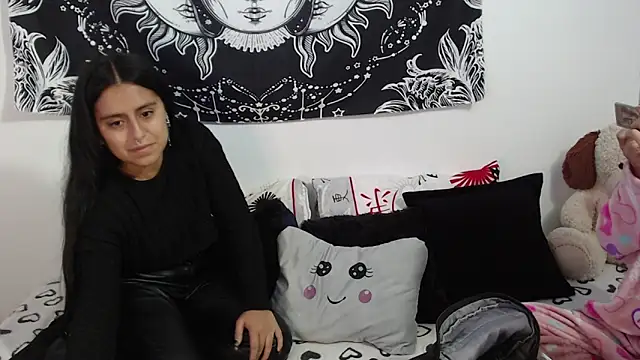 Snapshot of emily_n_abby chatting on October 2025 12:20:01 PM emily n abby online show from October 2025 12:20:01 PM