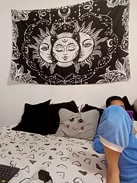 emily n abby online show from December 2025 06:37:02 PM