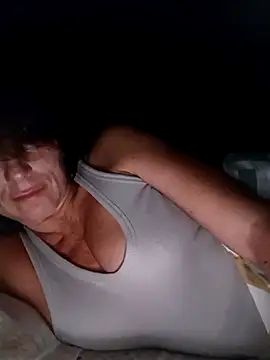 Snapshot of Luna_7777 chatting on October 2025 11:09:02 PM Luna 7777 online show from October 2025 11:09:02 PM