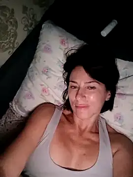 Snapshot of Luna_7777 chatting on October 2025 09:52:01 PM Luna 7777 online show from October 2025 09:52:01 PM