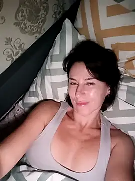 Snapshot of Luna_7777 chatting on November 2025 10:08:02 PM Luna 7777 online show from November 2025 10:08:02 PM