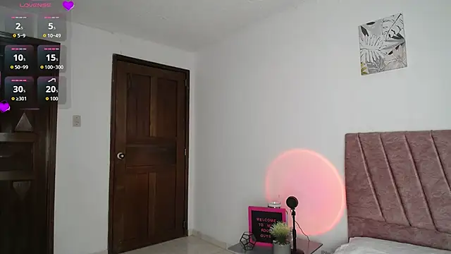 Snapshot of EmmaNova_ chatting on October 2025 04:19:01 PM EmmaNova  online show from October 2025 04:19:01 PM