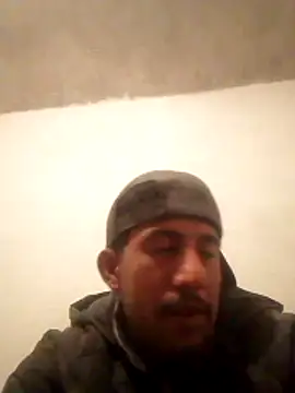 Snapshot of Orlao25cm chatting on December 2025 07:04:02 AM Orlao25cm online show from December 2025 07:04:02 AM