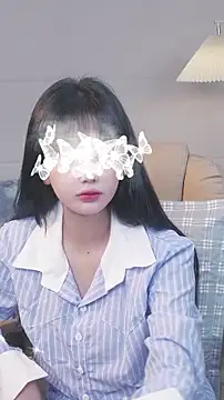 Yiyi cute online show from October 2025 06:16:02 AM