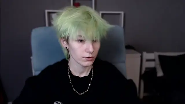 Snapshot of guitarandangell chatting on November 2025 11:23:02 AM guitarandangell online show from November 2025 11:23:02 AM