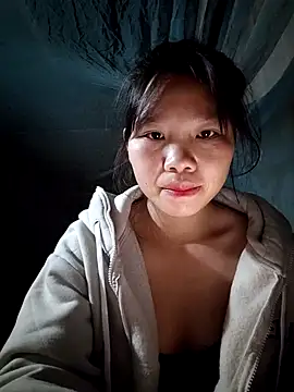 Snapshot of linh-miu99 chatting on December 2025 05:51:01 PM linh-miu99 online show from December 2025 05:51:01 PM