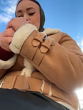 KiraSunshine online show from November 2025 03:41:01 AM