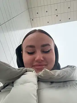 KiraSunshine online show from November 2025 03:17:01 AM