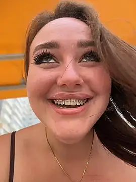 KiraSunshine online show from July 2026 04:15:01 AM