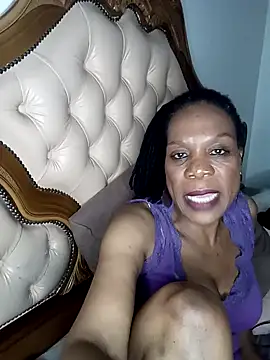 Hotcougar online show from November 2025 07:14:02 PM