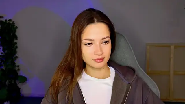 Snapshot of KiraVair chatting on November 2025 09:31:02 AM KiraVair online show from November 2025 09:31:02 AM