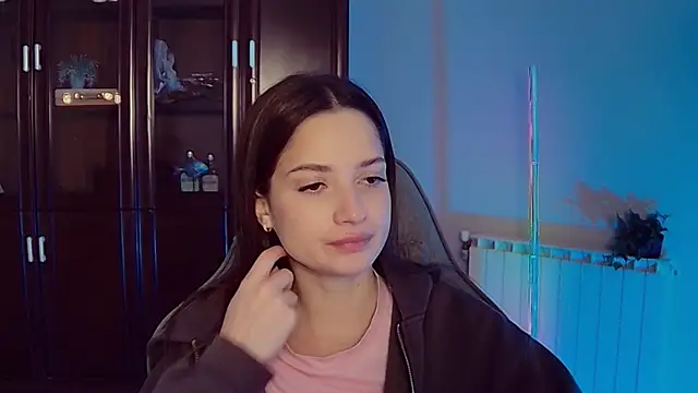 Snapshot of KiraVair chatting on November 2025 01:22:02 PM KiraVair online show from November 2025 01:22:02 PM