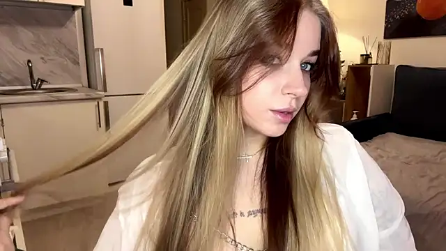 Snapshot of Babymoney_2007 chatting on November 2025 05:46:01 PM Babymoney 2007 online show from November 2025 05:46:01 PM