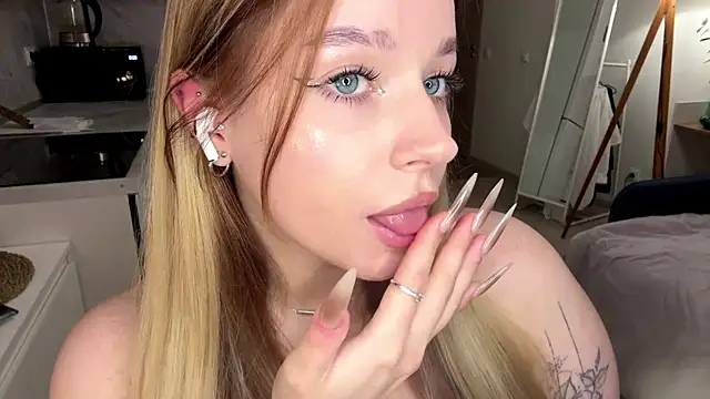 Snapshot of Babymoney_2007 chatting on November 2025 09:19:02 PM Babymoney 2007 online show from November 2025 09:19:02 PM