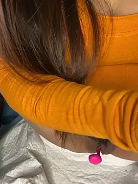 Snapshot of Minhee22 chatting on February 2026 05:28:01 PM Minhee22 online show from February 2026 05:28:01 PM