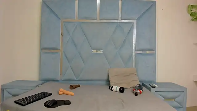 valentinaasm online show from April 2026 12:53:02 PM