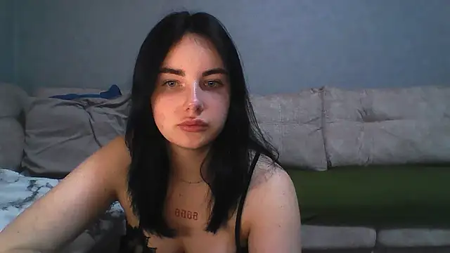 Snapshot of Kirunya chatting on November 2025 06:43:01 PM Kirunya online show from November 2025 06:43:01 PM