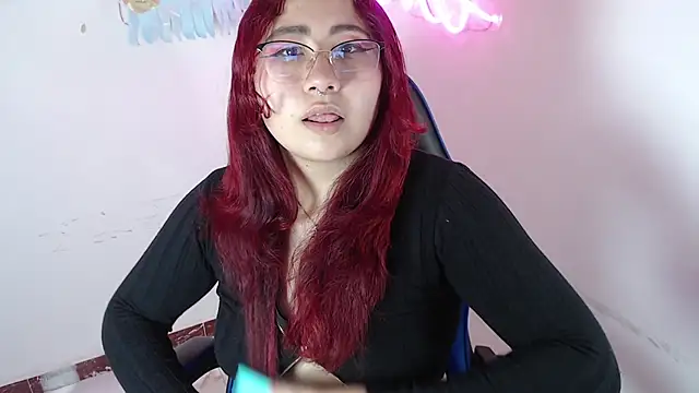 littlee red online show from December 2025 08:25:01 PM