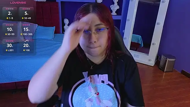 littlee red online show from February 2026 08:51:01 PM