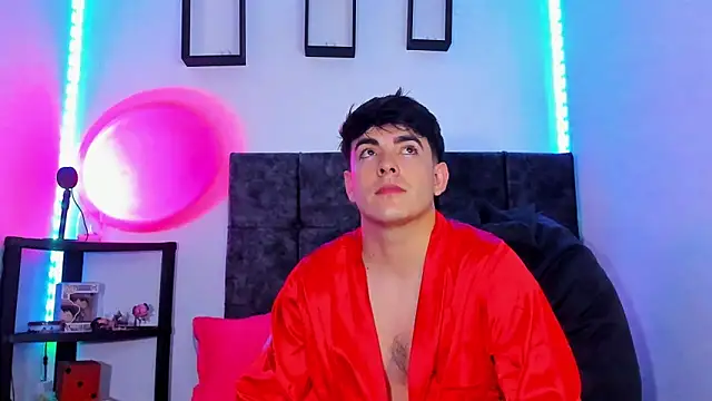 Snapshot of Theo_Noxxx chatting on November 2025 07:04:02 PM Theo Noxxx online show from November 2025 07:04:02 PM