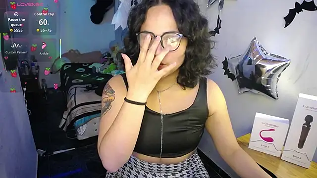 Snapshot of Ladyswap chatting on November 2025 03:07:01 AM Ladyswap online show from November 2025 03:07:01 AM